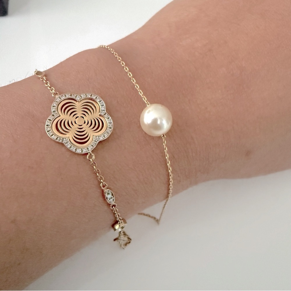 50% off for limited time 18k Solid Gold and Pearl Bracelet with single 8mm Pearl